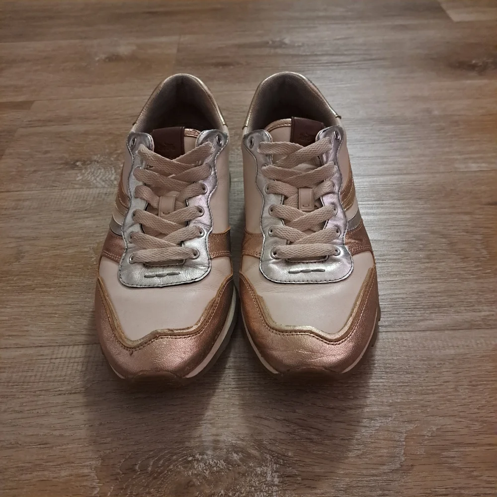 COACH Wave Patchwork Runner Beige Rose Silver Gold Wave Stripes Women's Size 8.5